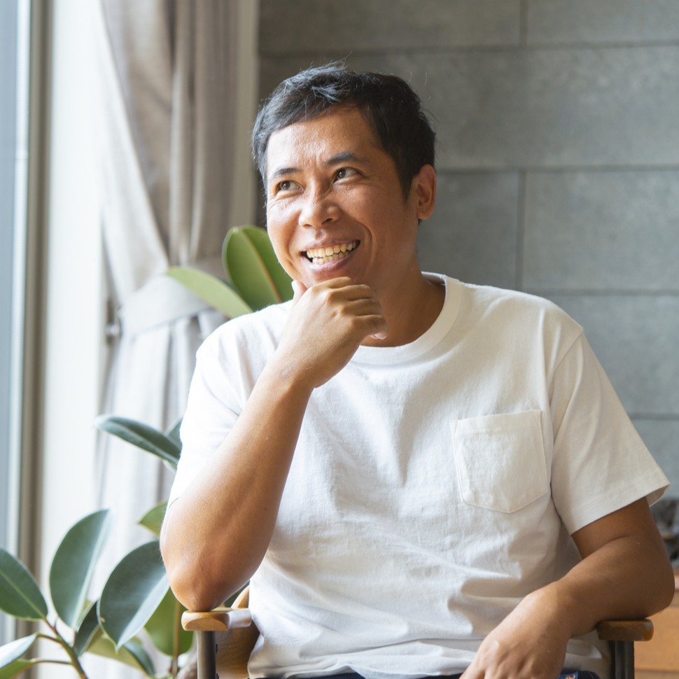 小川 哲朗 氏